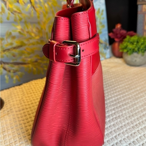 Louis Vuitton Epi Passy PM Red with COA - Picture 5 of 15